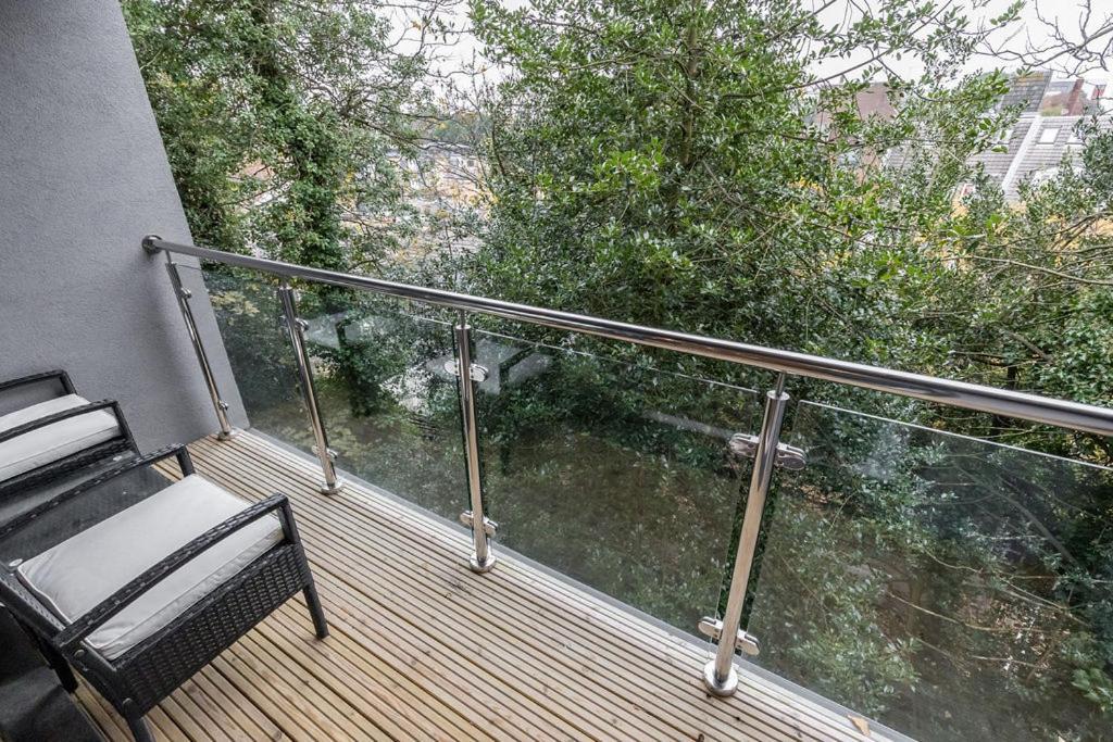Stylish Town Centre Apartment, W Parking, Nr Beach Bournemouth Exterior photo